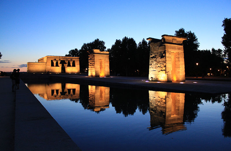 800px-Temple_of_Debod_at_evening.jpg