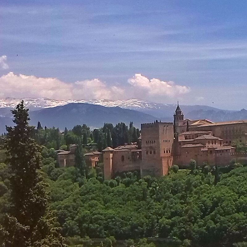 Alhambra_and_Sierra_Nevada.jpg