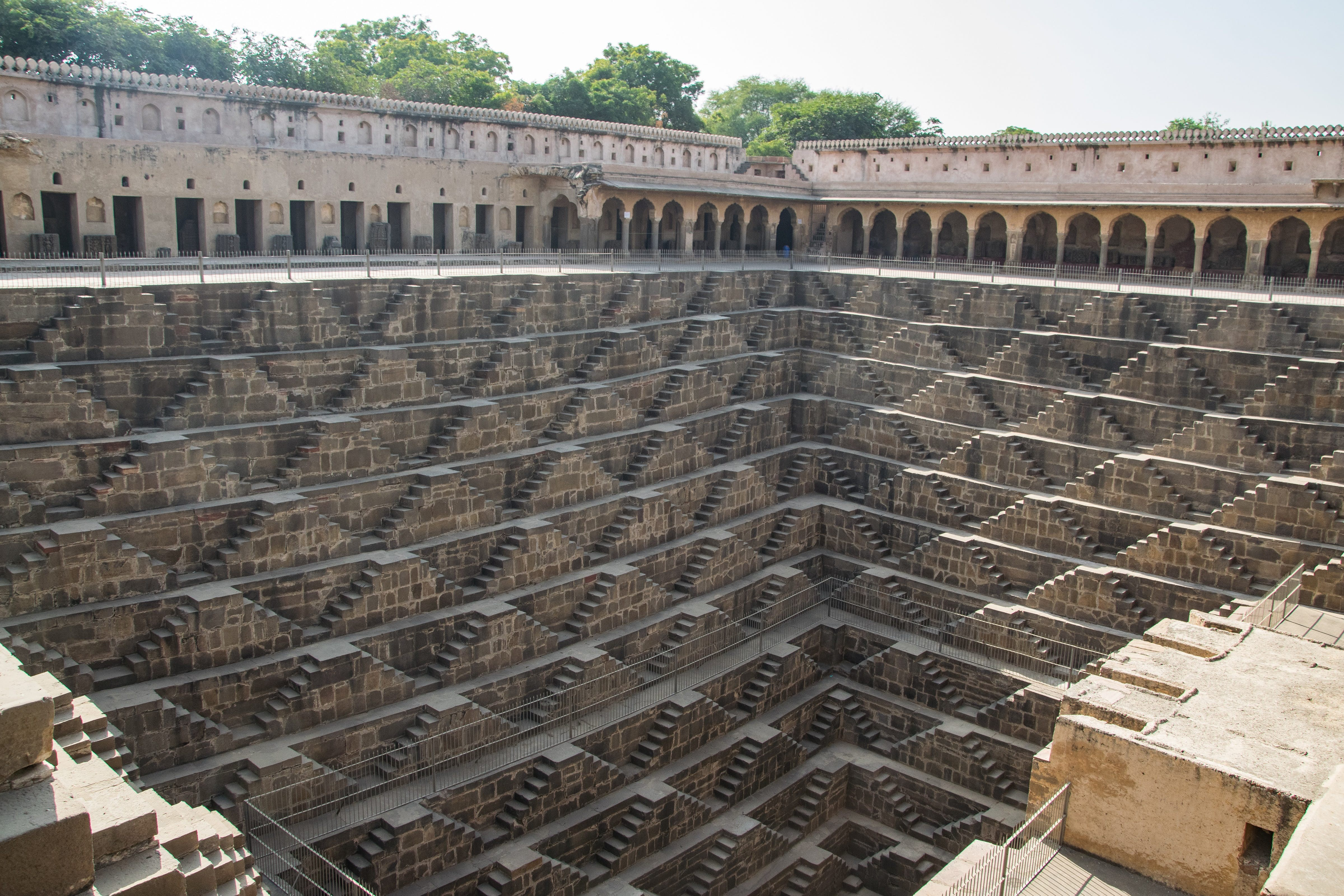 Chand_Baori_G.jpg