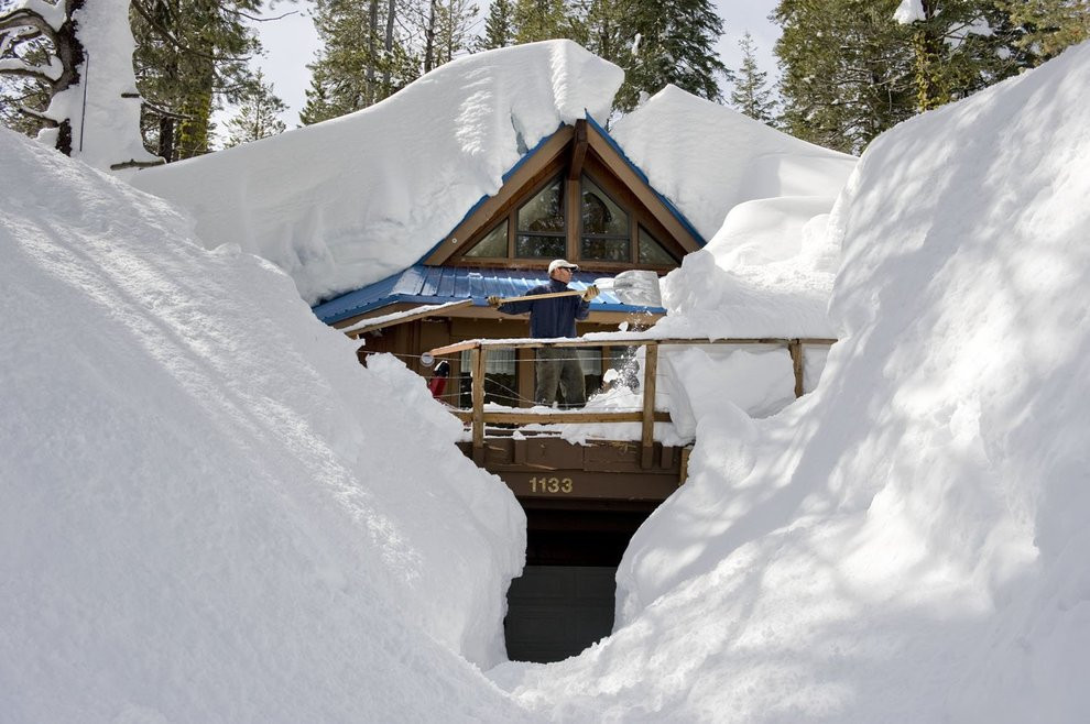 Click image for larger version  Name:	Donner-Pass-snow-depth.jpg Views:	0 Size:	164.8 KB ID:	18027849