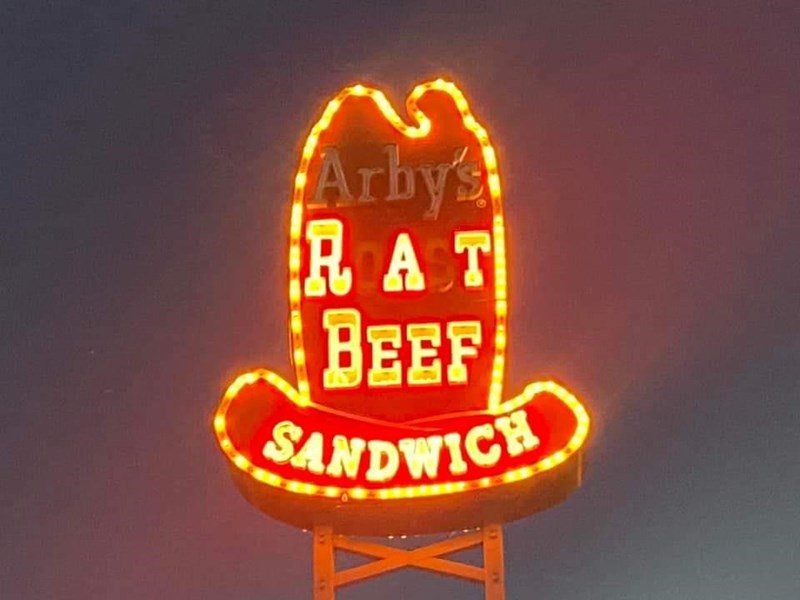 lighting-arbys-rat-beef-sandwich.jpeg