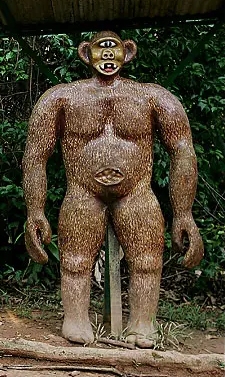 Mapinguari_statue,_Parque_Ambiental_Chico_Mendes,_Rio_Branco,_Brazil.jpg