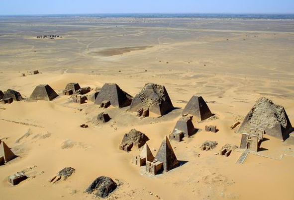 Sudan_Meroe_Pyramids_2001.jpeg