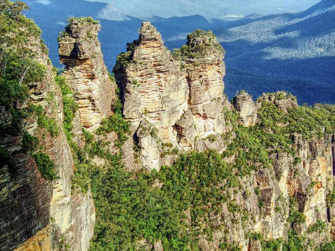 the-three-sisters-katoomba-new-south-wales-australia-roy-jacob.jpg