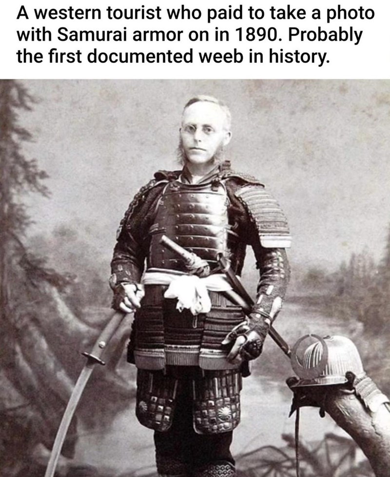 tourist-who-paid-take-photo-with-samurai-armor-on-1890-probably-first-documented-weeb-history.jpeg