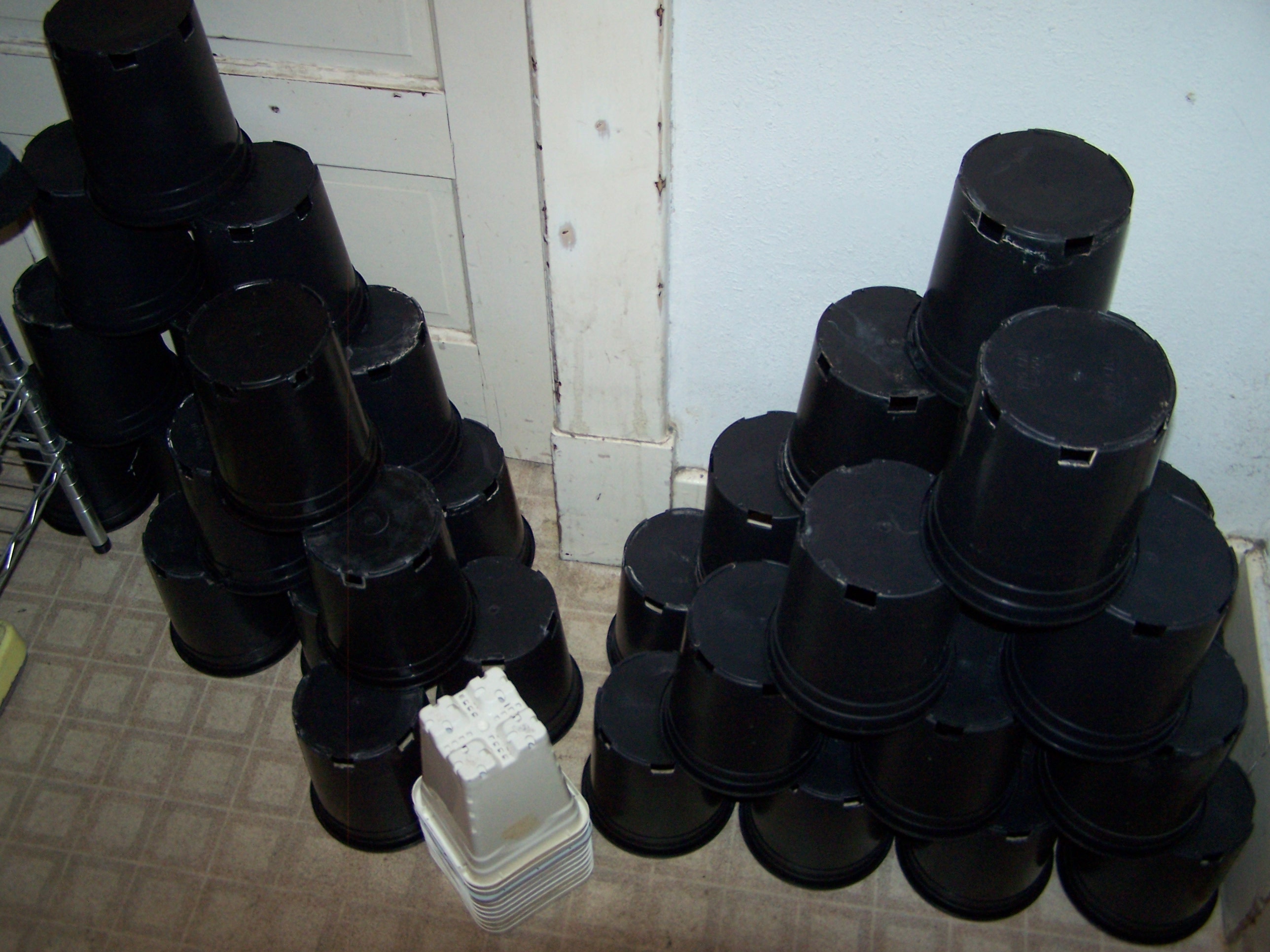 tower of clean Pots 002.JPG