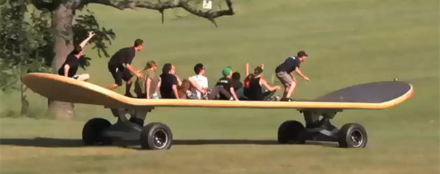 Worlds-Largest-Skateboard.jpg