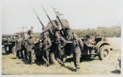 1945-overwinningsparade-op-de-laan-van-meerdervoort-foto-haags-gemeentearchief-scaled-e1588591...png