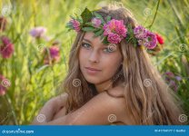 natural-beauty-health-woman-flowers-hair-meadow-41734177-1538819663.jpg