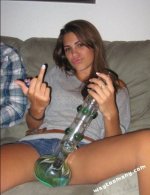 85a2e0e05964f7c49d0a0ffd6caa1f06---girls-stoner-girl.jpg