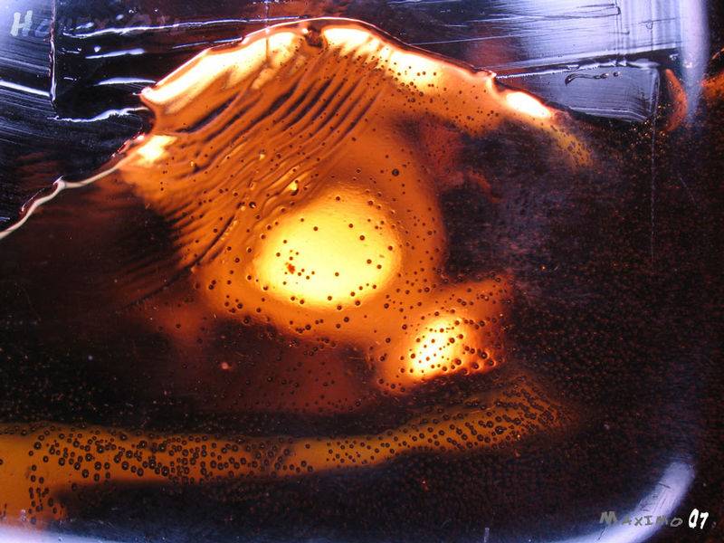 16825oil-in-pyrex-backlight.jpg