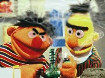 22085bert_ernie_smoking.jpg