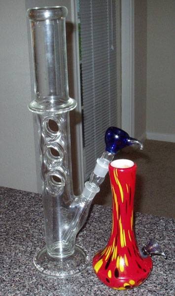 25078bongs.jpg