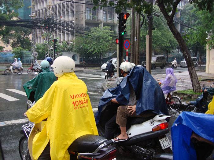 9Saigon-Rainy-Sightseeing.jpg